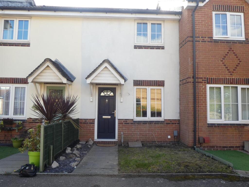 2 bed Mid Terraced House for rent in Hatfield. From Duncan Perry Estate Agents - Potters Bar