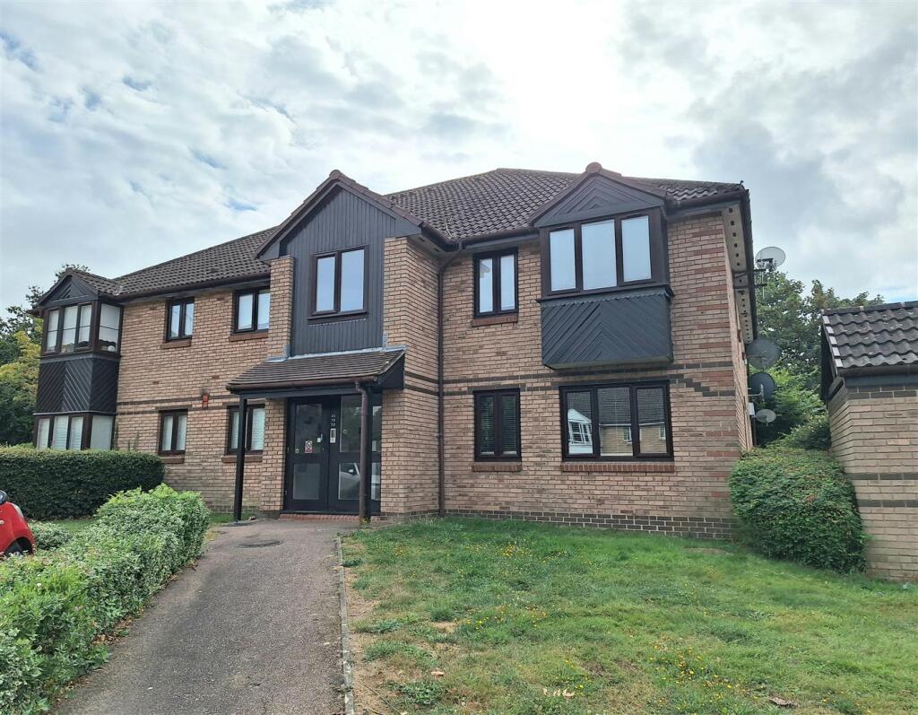 2 bed Apartment for rent in Potters Bar. From Duncan Perry Estate Agents - Potters Bar