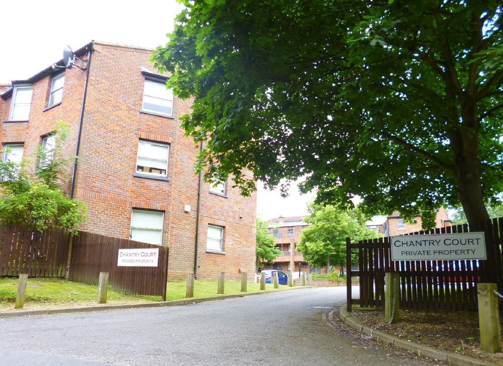 2 bed Apartment for rent in Hatfield. From Duncan Perry Estate Agents - Potters Bar