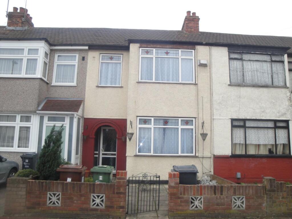 3 bed Detached for rent in Dagenham. From Dwelling Solutions - Ilford 3 bed Detached for rent in Dagenham. From Dwelling Solutions - Ilford