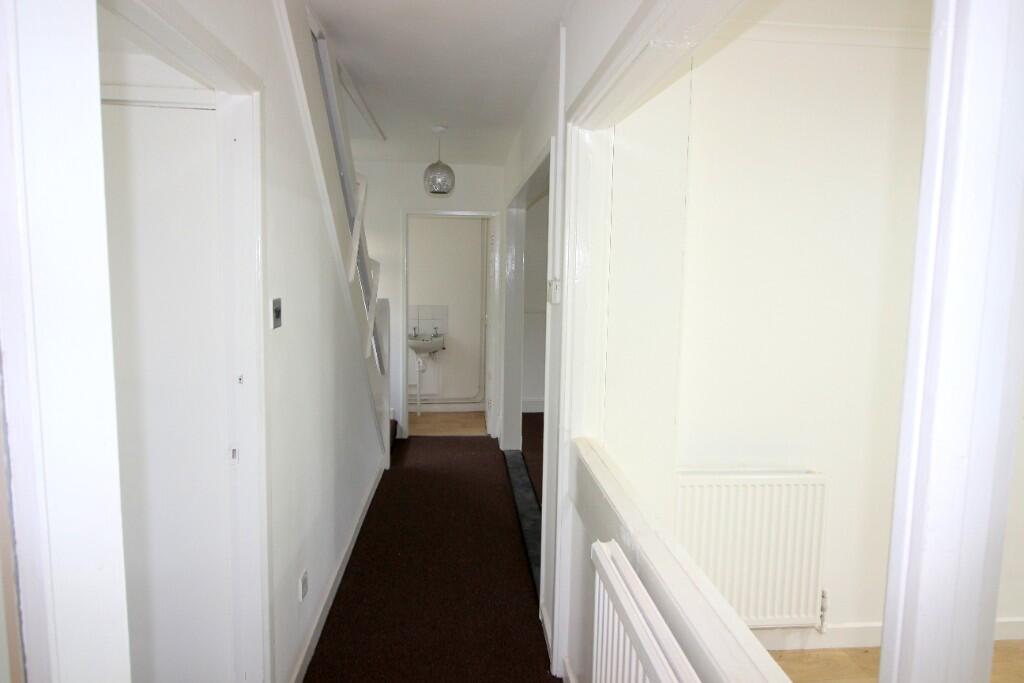 3 bed Mid Terraced House for rent in London. From Easy Estates - UK Ltd - London