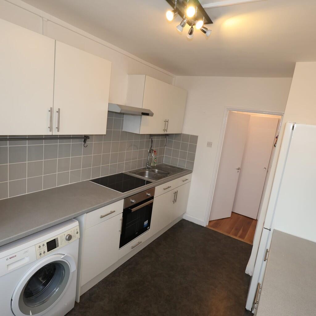 2 bed 1st Floor Flat for rent in London. From Easy Estates - UK Ltd - London