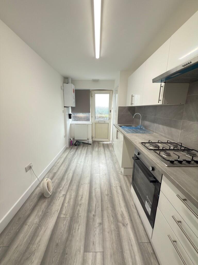 2 bed 1st Floor Flat for rent in Romford. From Easy Estates - UK Ltd - London