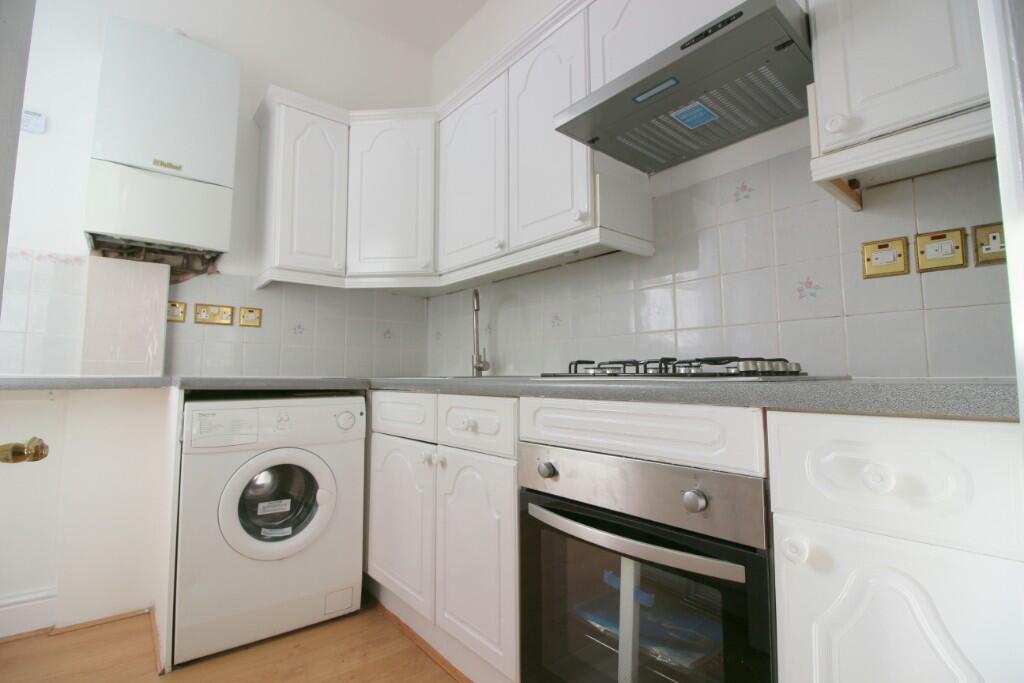 1 bed 1st Floor Flat for rent in Fulham. From Easy Estates - UK Ltd - London