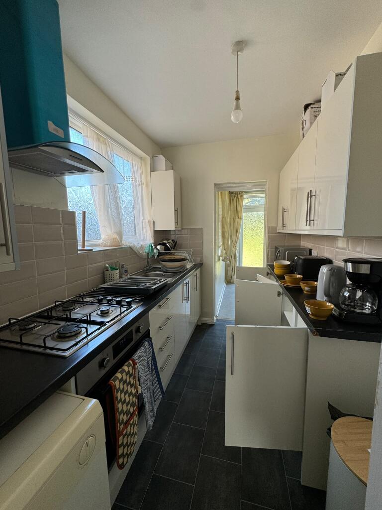 4 bed Semi Detached for rent in Romford. From Easy Estates - UK Ltd - London 4 bed Semi Detached for rent in Romford. From Easy Estates - UK Ltd - London