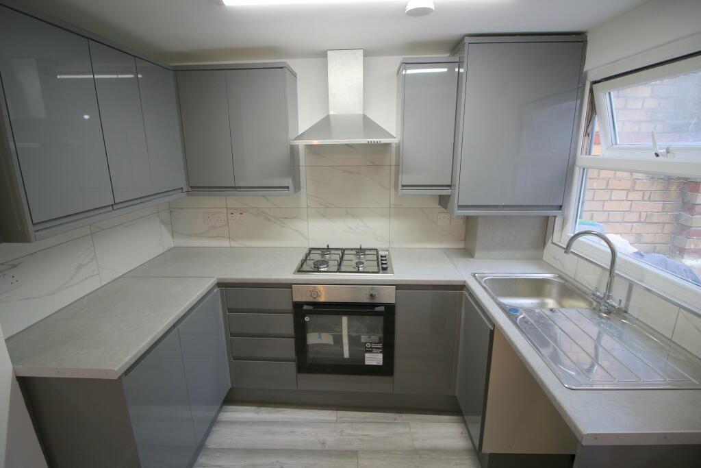 3 bed 1st Floor Flat for rent in London. From Easy Estates - UK Ltd - London 3 bed 1st Floor Flat for rent in London. From Easy Estates - UK Ltd - London