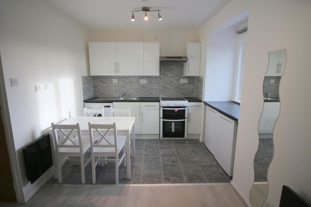 2 bed 1st Floor Flat for rent in London. From Easy Estates - UK Ltd - London