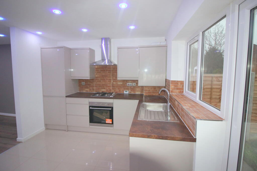 2 bed Mid Terraced House for rent in Water Orton. From Easy Estates - UK Ltd - London