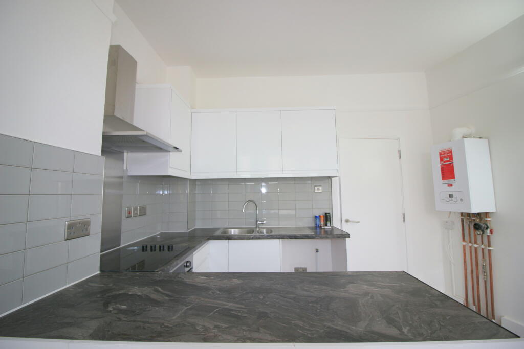 4 bed 1st Floor Flat for rent in Stratford. From Easy Estates - UK Ltd - London