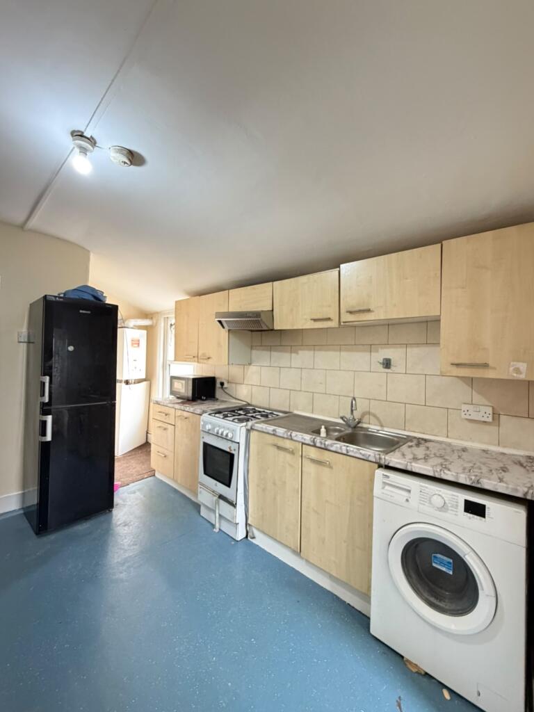 2 bed 1st Floor Flat for rent in London. From Easy Estates - UK Ltd - London
