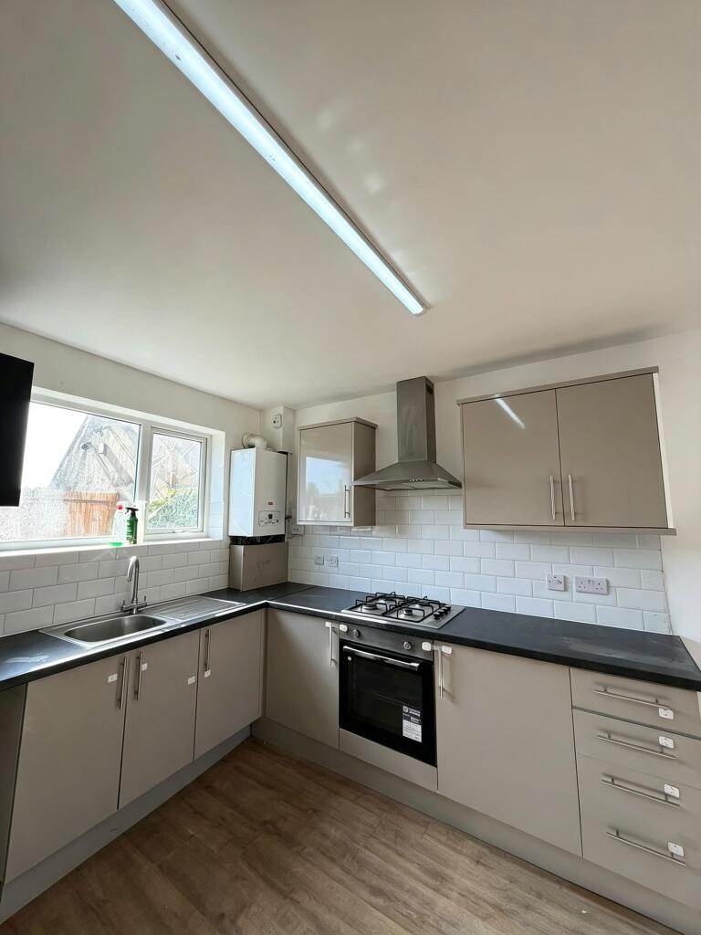 3 bed 1st Floor Flat for rent in Borehamwood. From Easy Estates - UK Ltd - London 3 bed 1st Floor Flat for rent in Borehamwood. From Easy Estates - UK Ltd - London