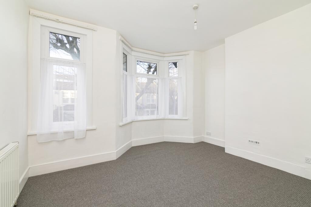 3 bed Mid Terraced House for rent in East Ham. From Easymove - London