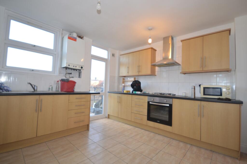 2 bed 1st Floor Flat for rent in East Ham. From Easymove - London - Sales