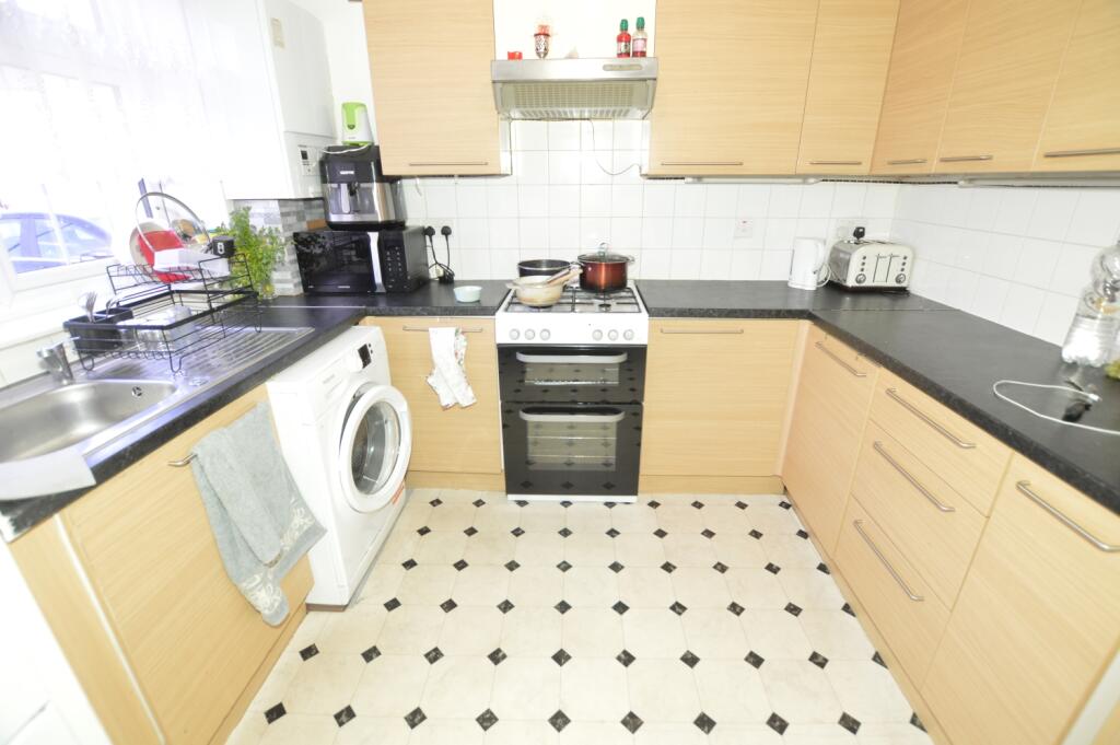 3 bed Detached for rent in East Ham. From Easymove - London - Sales