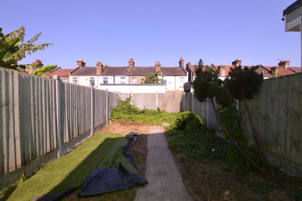 3 bed Detached for rent in East Ham. From Easymove - London - Sales