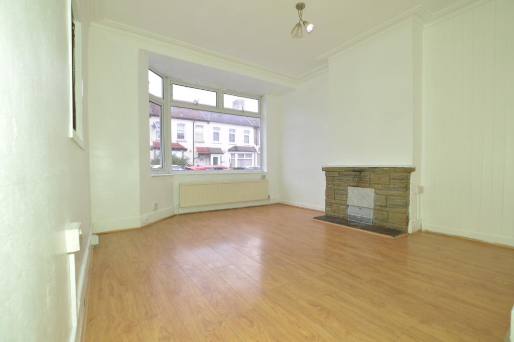 3 bed Detached for rent in East Ham. From Easymove - London - Sales 3 bed Detached for rent in East Ham. From Easymove - London - Sales