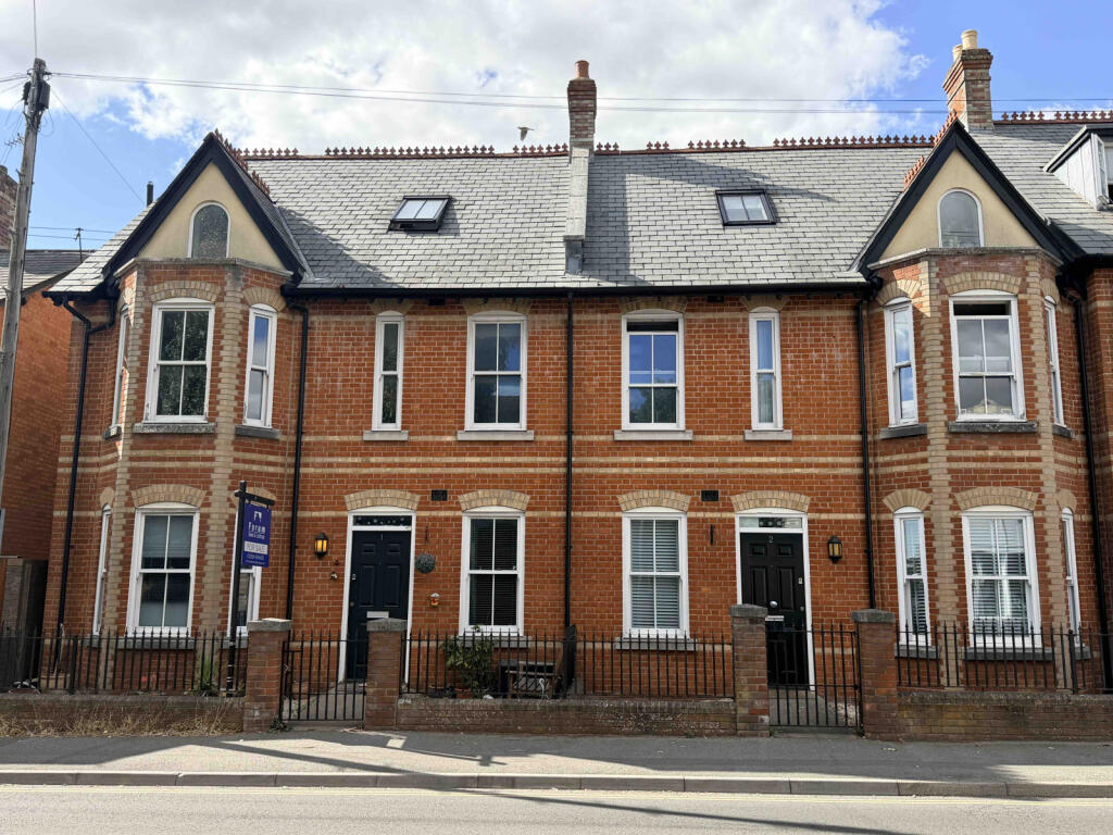 2 bed 1st Floor Flat for rent in Blandford Forum. From Costello Lettings - Blandford 2 bed 1st Floor Flat for rent in Blandford Forum. From Costello Lettings - Blandford