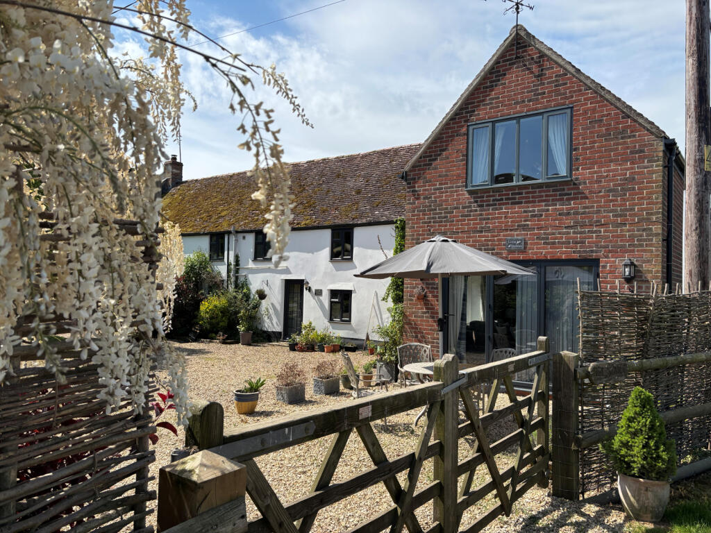 2 bed Barn Conversion for rent in Blandford Forum. From Costello Lettings - Blandford 2 bed Barn Conversion for rent in Blandford Forum. From Costello Lettings - Blandford