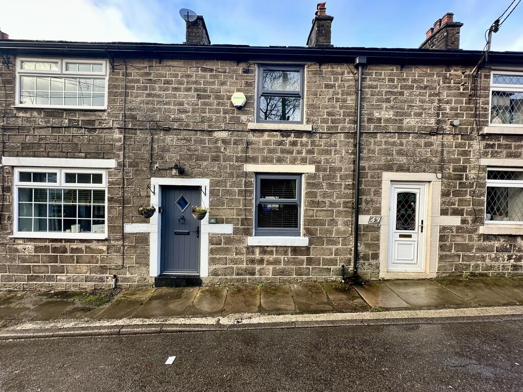 2 bed Mid Terraced House for rent in Charlesworth. From Country Holmes - Glossop