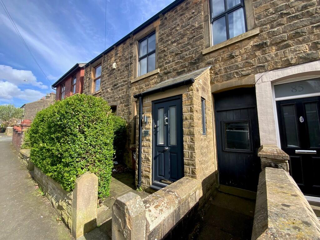 3 bed Mid Terraced House for rent in Padfield. From Country Holmes - Glossop