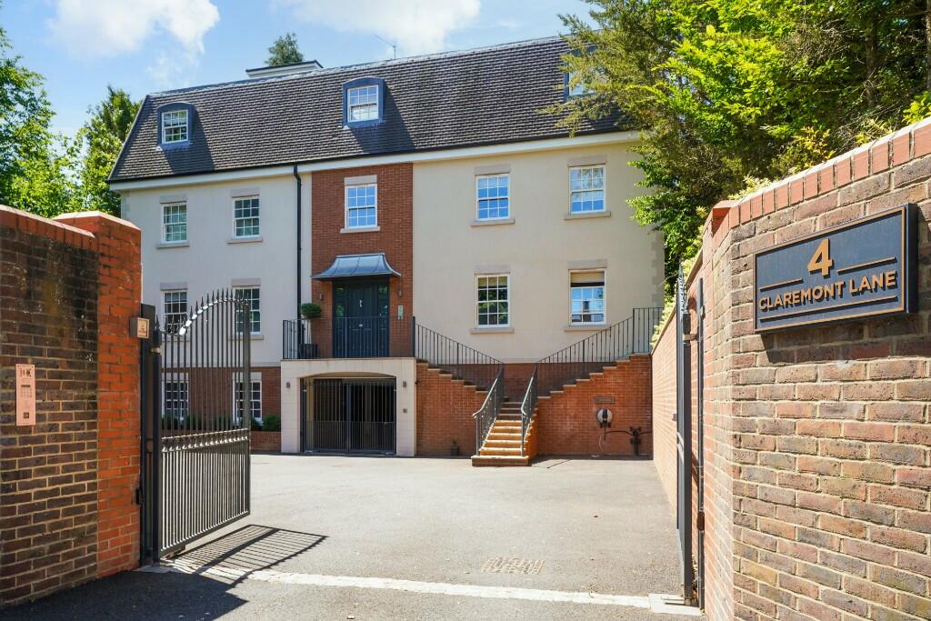 2 bed Apartment for rent in Esher. From Elizabeth Hunt Associates - Effingham