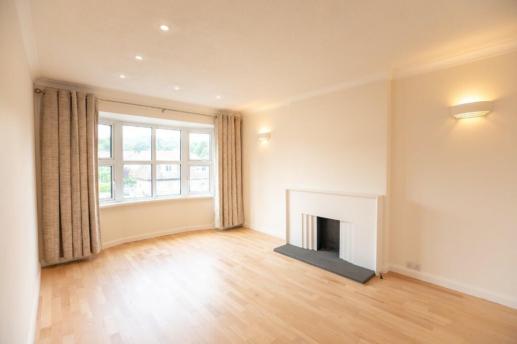 1 bed Apartment for rent in Esher. From Elizabeth Hunt Associates - Effingham 1 bed Apartment for rent in Esher. From Elizabeth Hunt Associates - Effingham