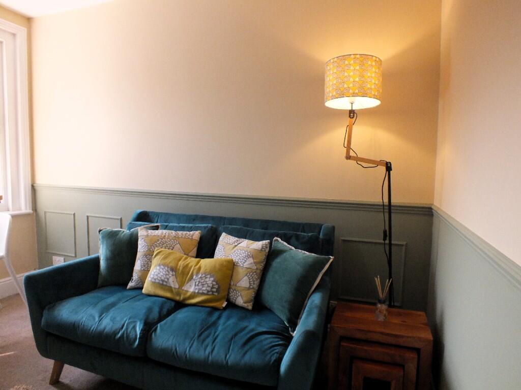 1 bed 1st Floor Flat for rent in Dorking. From Elizabeth Hunt Associates - Effingham