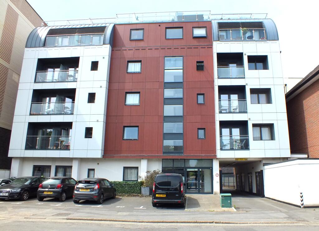 1 bed Apartment for rent in Byfleet. From Elizabeth Hunt Associates - Effingham 1 bed Apartment for rent in Byfleet. From Elizabeth Hunt Associates - Effingham