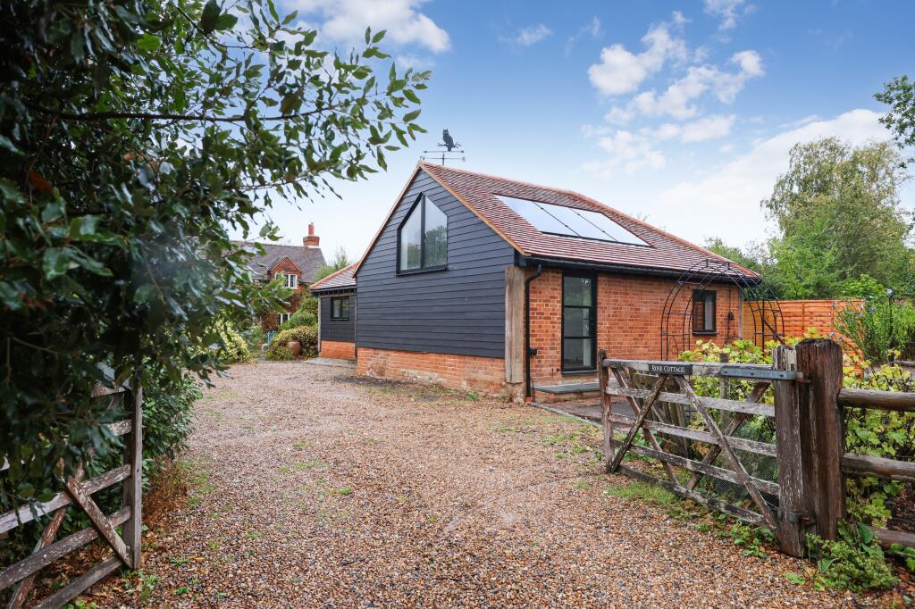 1 bed Barn Conversion for rent in Ockham. From Elizabeth Hunt Associates - Effingham 1 bed Barn Conversion for rent in Ockham. From Elizabeth Hunt Associates - Effingham