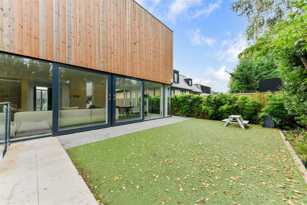 5 bed Detached for rent in London. From Elizabeth Wightwick Bespoke Lettings - Wimbledon Village