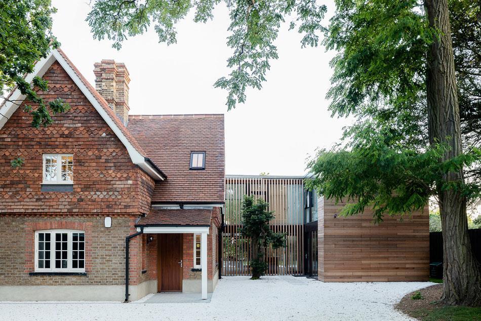 6 bed Detached for rent in Kingston upon Thames. From Elizabeth Wightwick Bespoke Lettings - Wimbledon Village