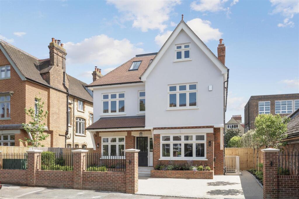 6 bed Detached for rent in London. From Elizabeth Wightwick Bespoke Lettings - Wimbledon Village