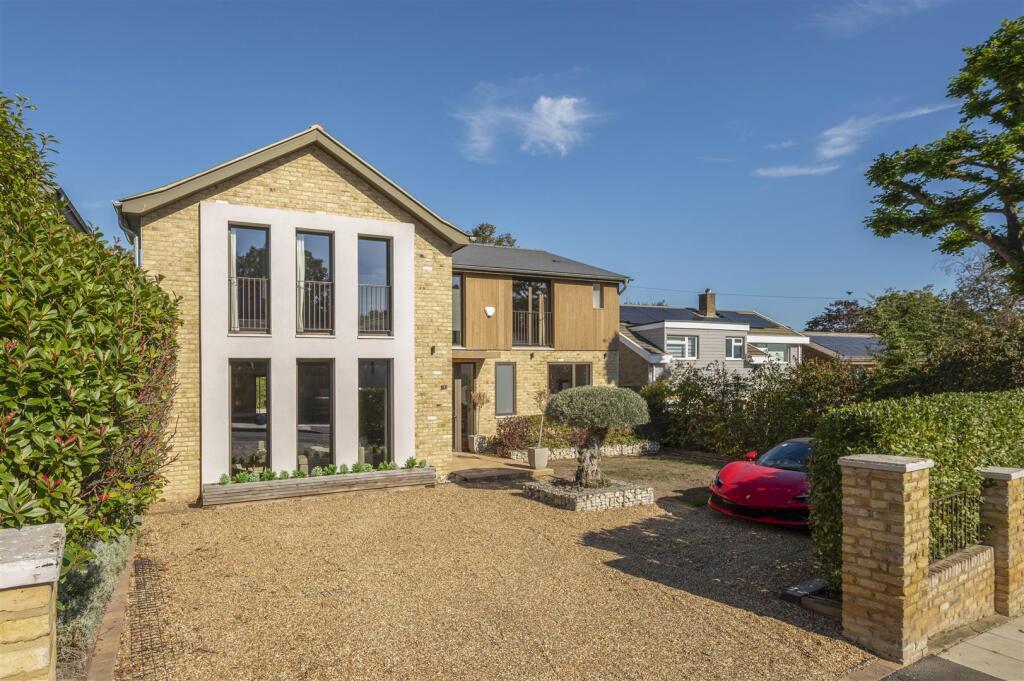 5 bed Detached for rent in Wimbledon. From Elizabeth Wightwick Bespoke Lettings - Wimbledon Village 5 bed Detached for rent in Wimbledon. From Elizabeth Wightwick Bespoke Lettings - Wimbledon Village