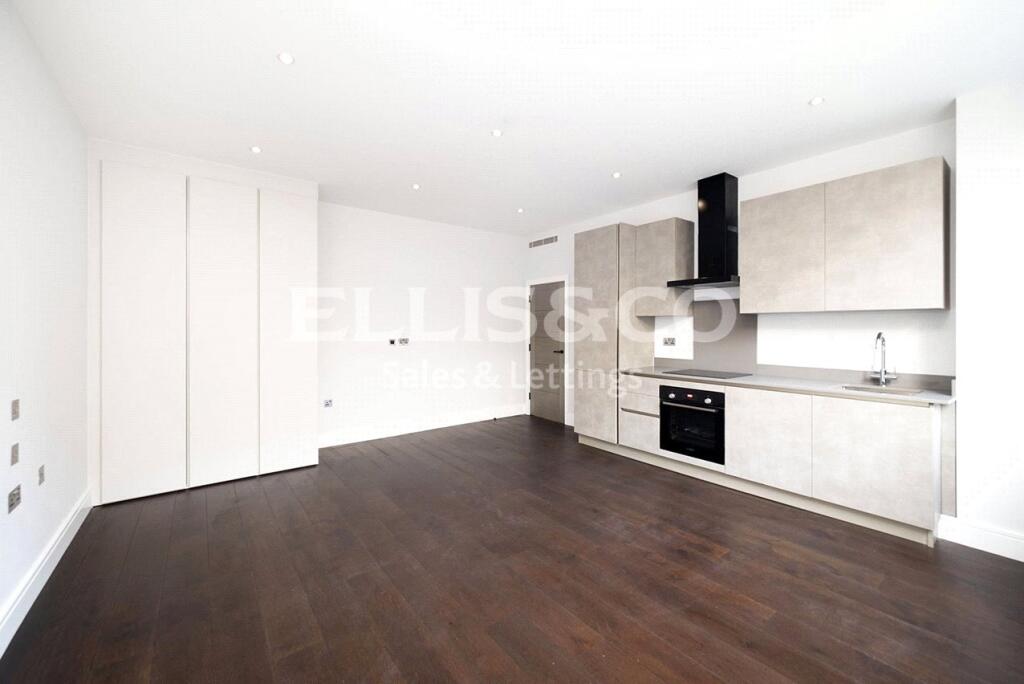 2 bed Apartment for rent in . From Ellis & Co - Finchley