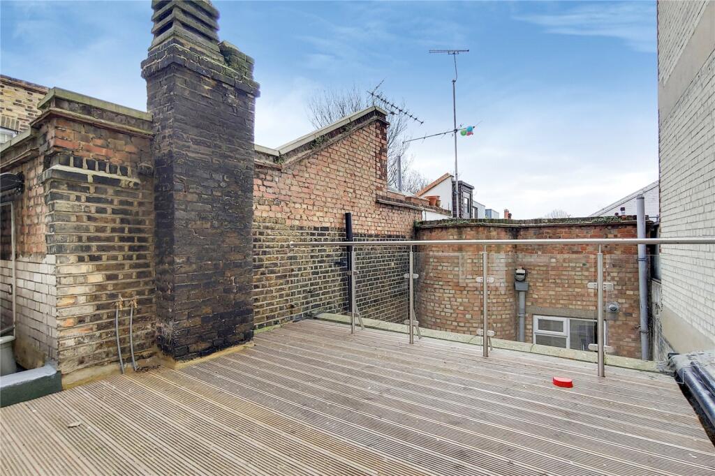 3 bed Apartment for rent in London. From Ellis & Co - Islington
