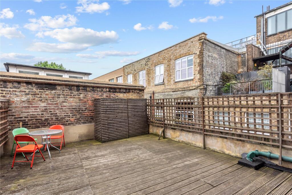 3 bed Annexe for rent in London. From Ellis & Co - Islington
