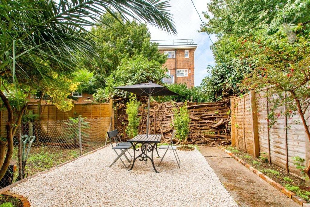 3 bed Annexe for rent in London. From Ellis & Co - Islington