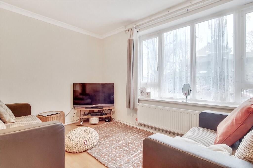 3 bed Mid Terraced House for rent in Islington. From Ellis & Co - Islington 3 bed Mid Terraced House for rent in Islington. From Ellis & Co - Islington