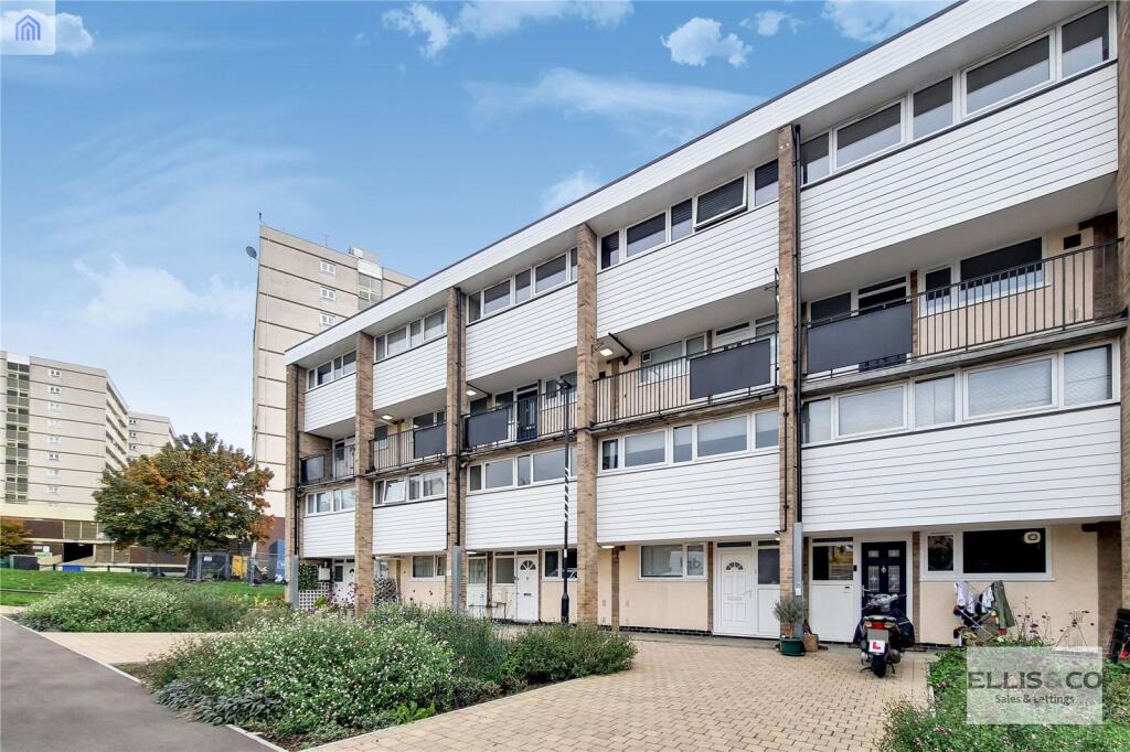 2 bed Annexe for rent in Crews Hill. From Ellis & Co