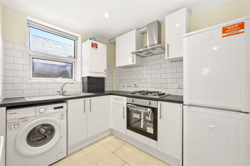 2 bed Apartment for rent in Crews Hill. From Ellis & Co 2 bed Apartment for rent in Crews Hill. From Ellis & Co