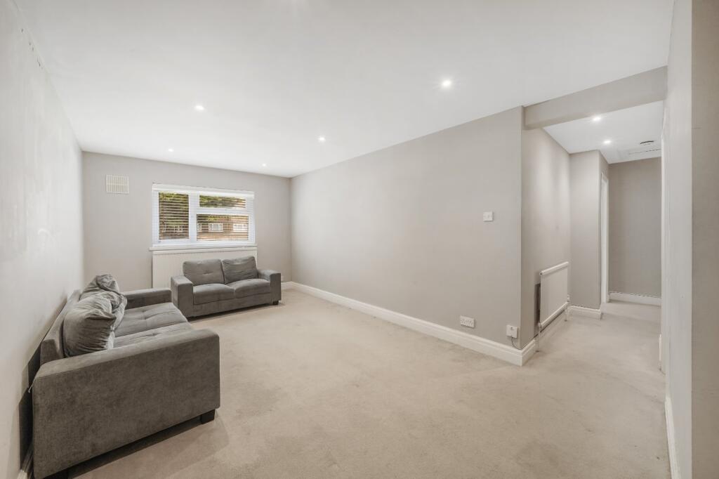 1 bed Apartment for rent in Willesden. From Ellis & Co - Willesden Green