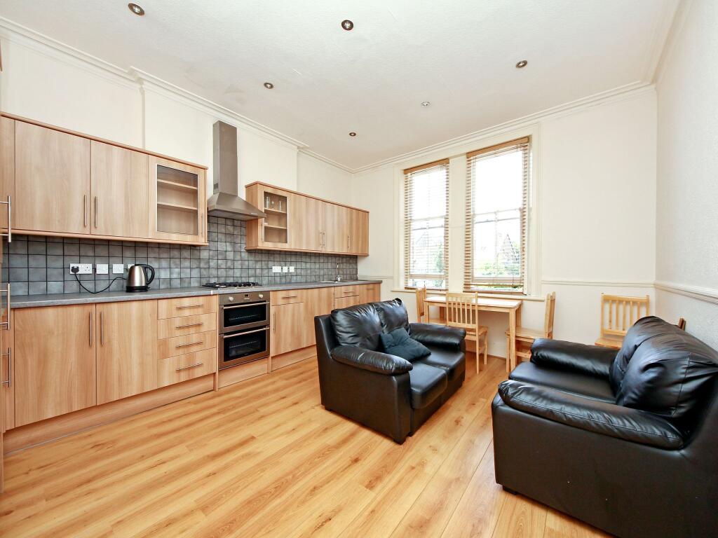 4 bed Apartment for rent in Willesden. From Ellis & Co - Willesden Green 4 bed Apartment for rent in Willesden. From Ellis & Co - Willesden Green