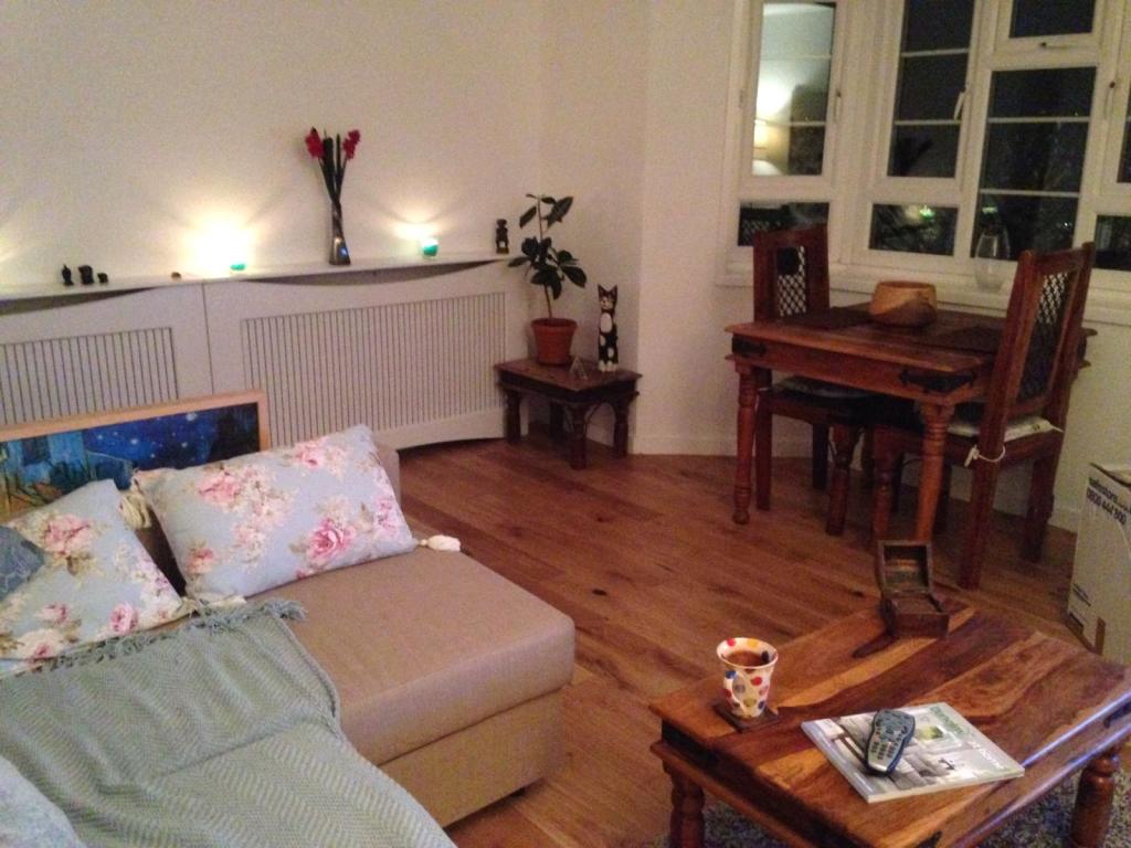3 bed Apartment for rent in London. From Ellis & Co