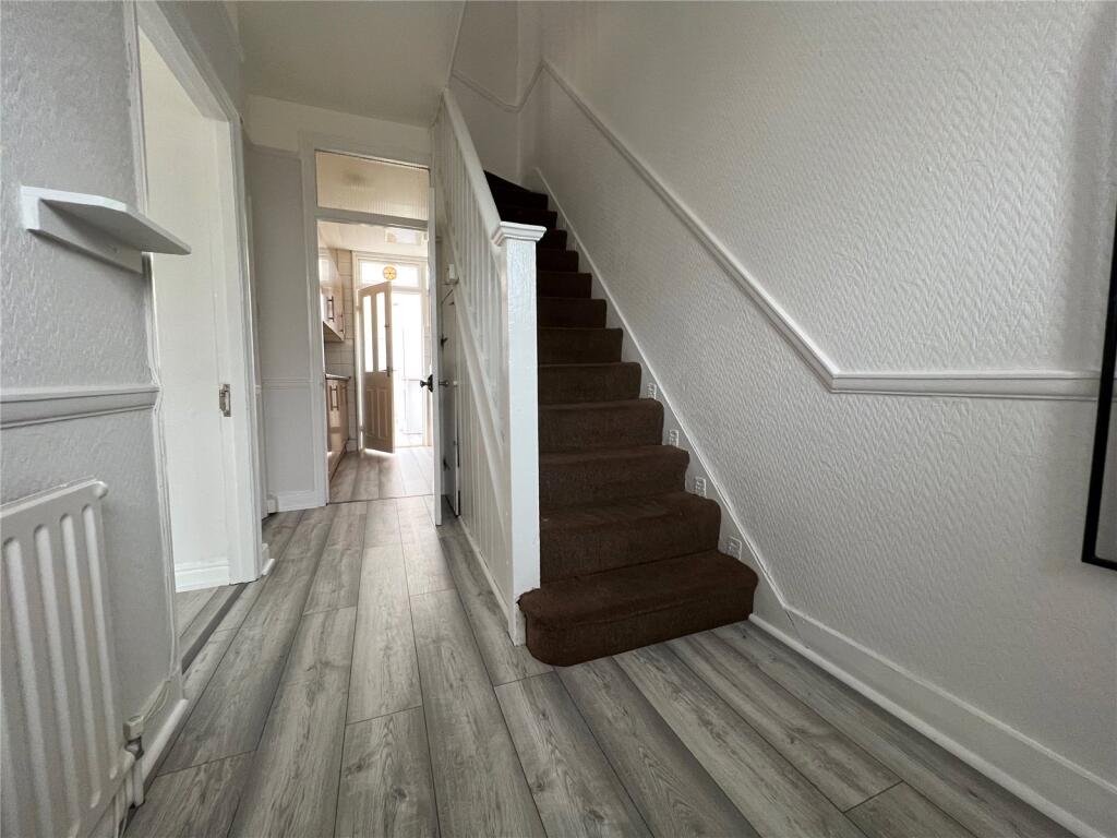 3 bed End of Terrace for rent in London. From Ellis & Co - Bounds Green 3 bed End of Terrace for rent in London. From Ellis & Co - Bounds Green