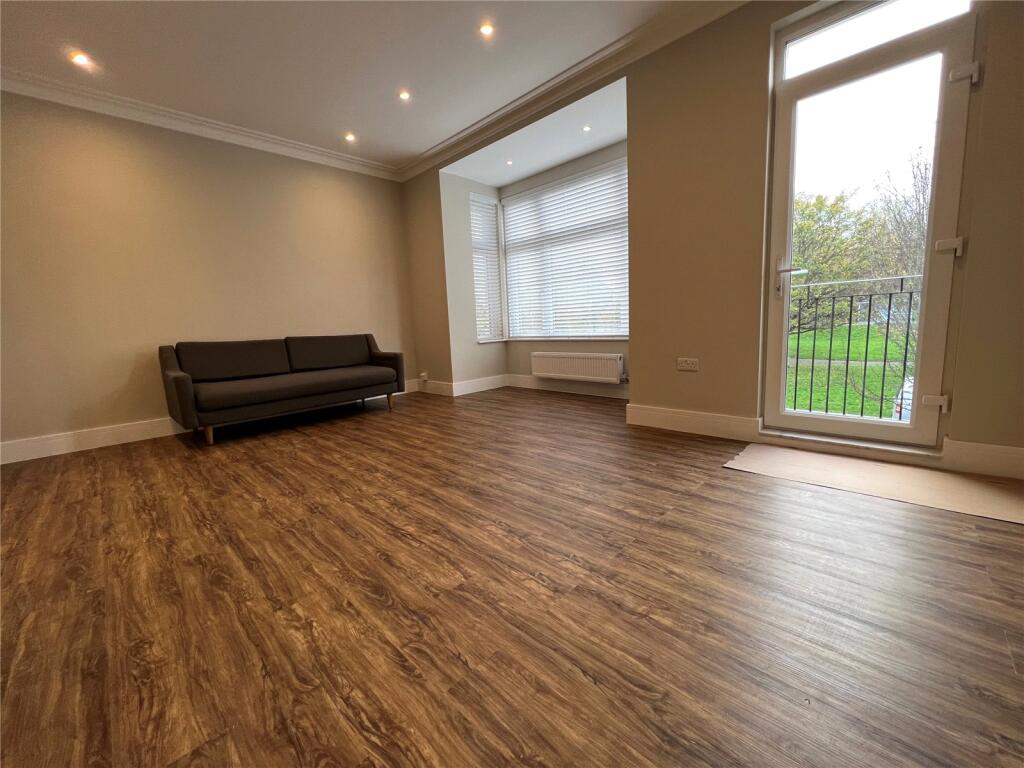 2 bed Apartment for rent in Wood Green. From Ellis & Co - Bounds Green