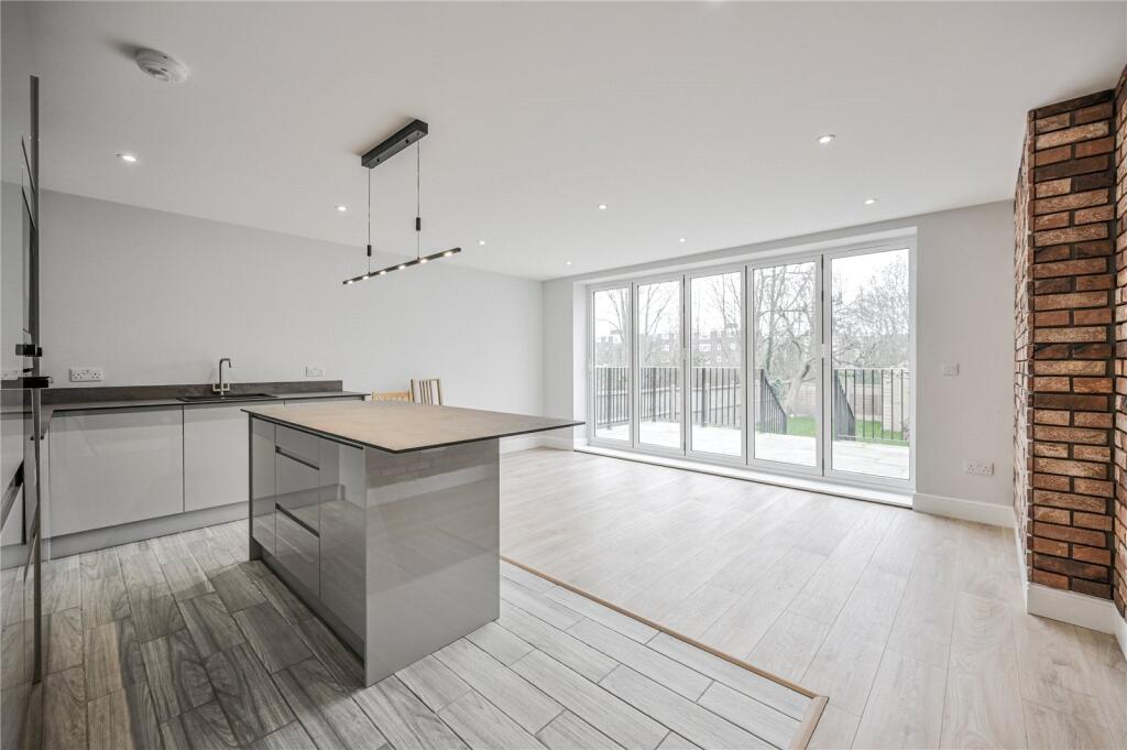 2 bed Apartment for rent in Wood Green. From Ellis & Co - Bounds Green