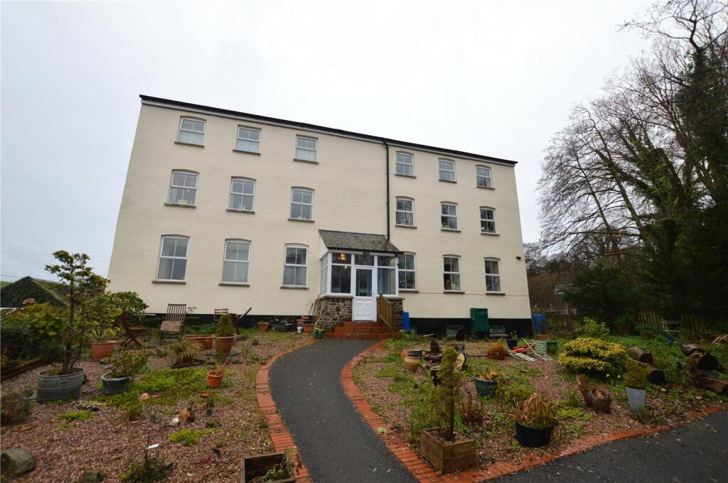 2 bed Apartment for rent in South Molton. From David Plaister Ltd - Auctions