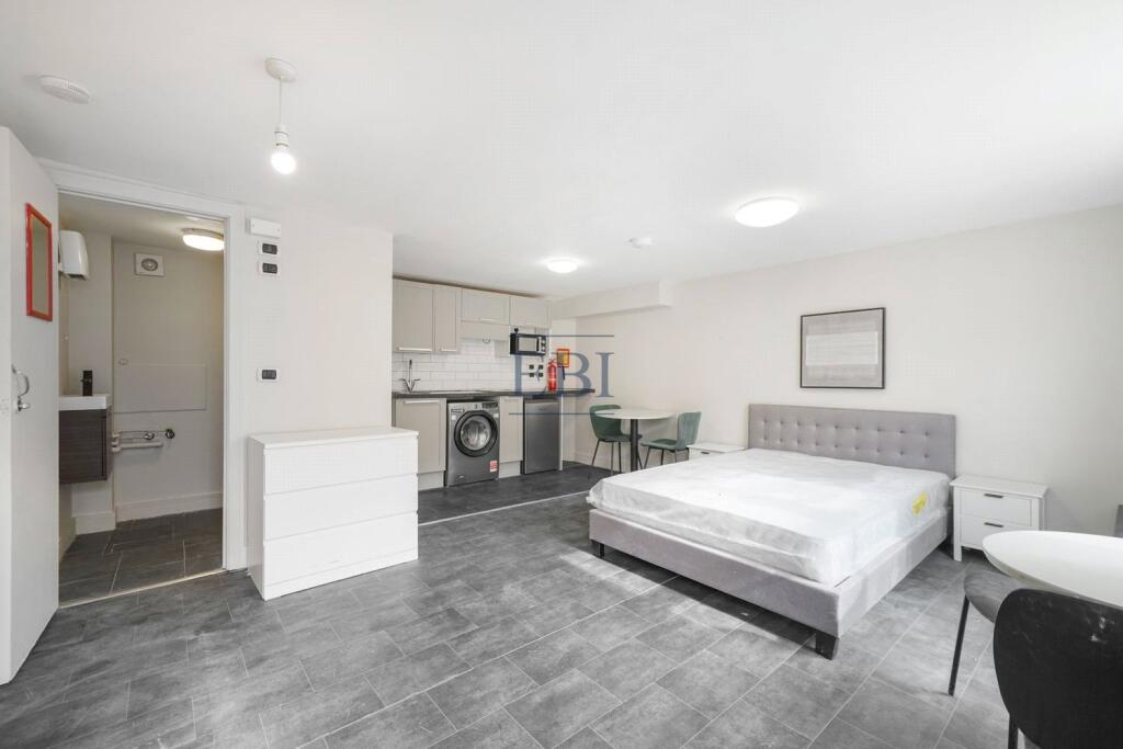 4 bed Studio for rent in Croydon. From Ernest-Brooks International - Canary Wharf 4 bed Studio for rent in Croydon. From Ernest-Brooks International - Canary Wharf