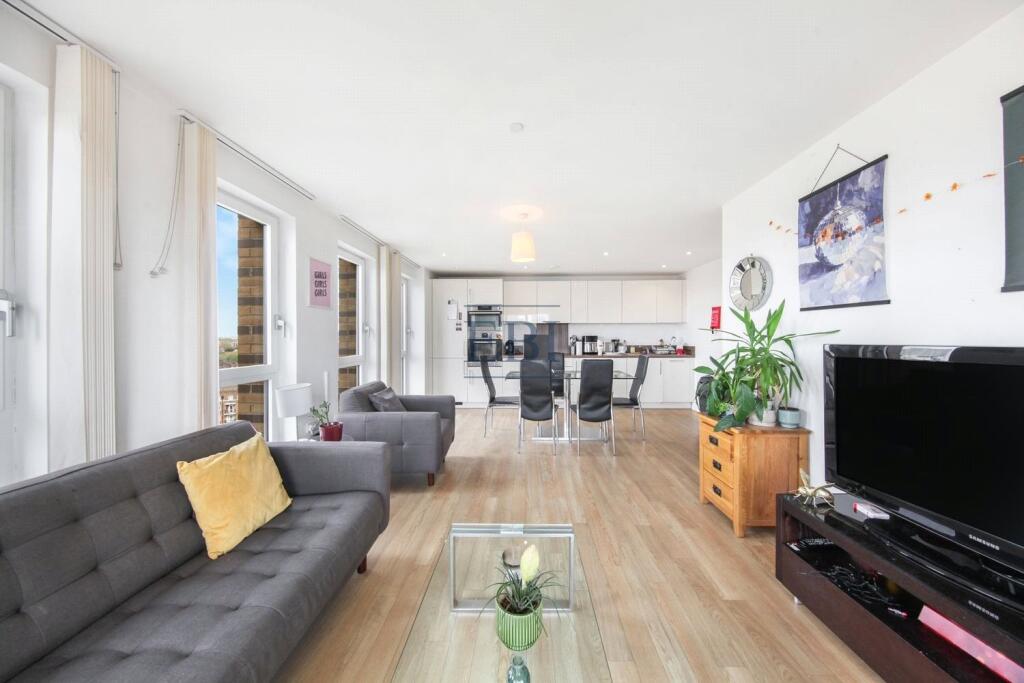 3 bed Apartment for rent in London. From Ernest-Brooks International - Canary Wharf