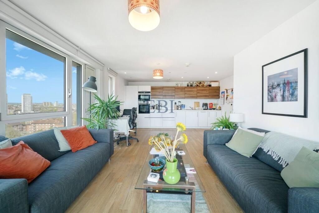 3 bed Apartment for rent in Bow. From Ernest-Brooks International - Canary Wharf